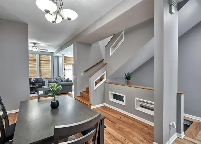 3bd 3ba Bronzeville Beauty *