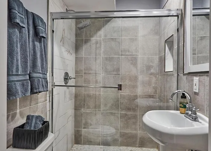 3bd 3ba Bronzeville Beauty *